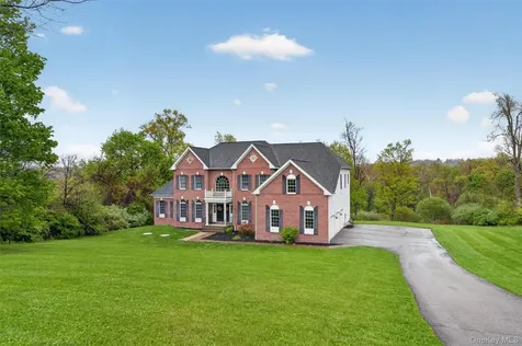 31 Sunflower Circle Wappingers Falls NY 12590