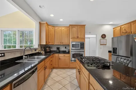 31 Sunflower Circle Wappingers Falls NY 12590