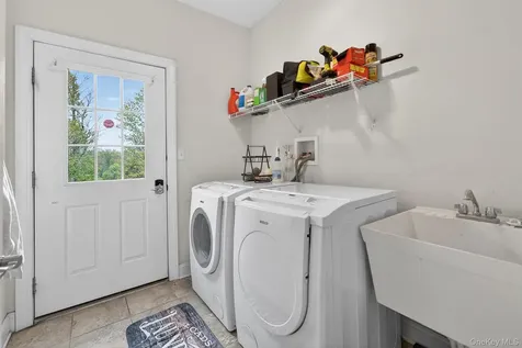 31 Sunflower Circle Wappingers Falls NY 12590