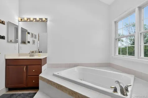 31 Sunflower Circle Wappingers Falls NY 12590
