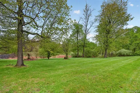 31 Sunflower Circle Wappingers Falls NY 12590