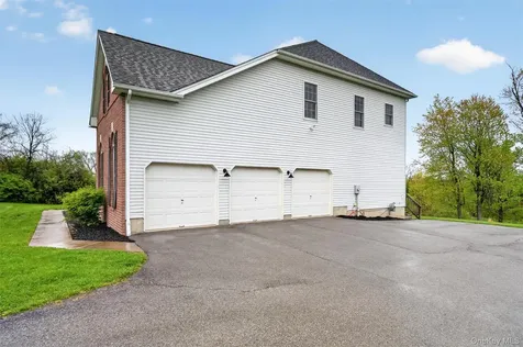 31 Sunflower Circle Wappingers Falls NY 12590