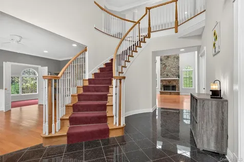 31 Sunflower Circle Wappingers Falls NY 12590