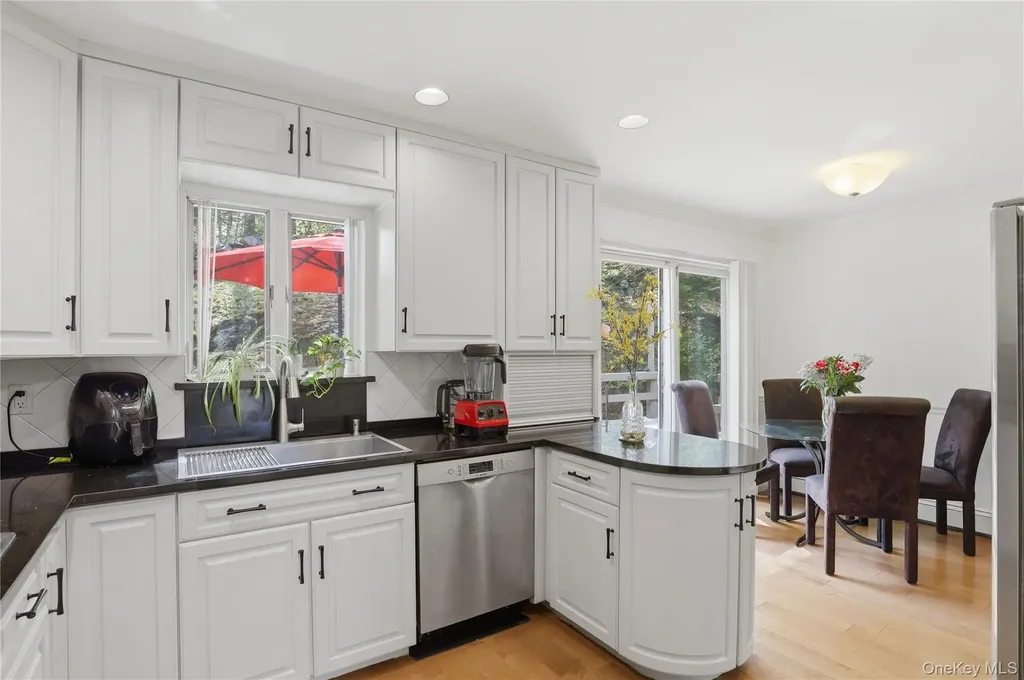 30 Ediths Way Hastings-on-hudson NY 10706