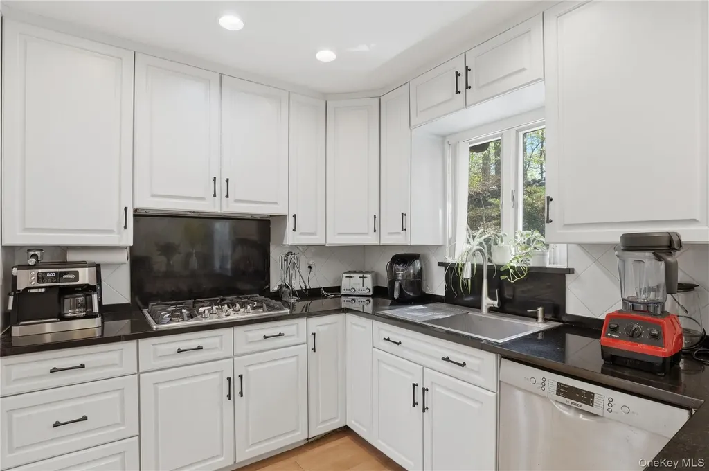 30 Ediths Way Hastings-on-hudson NY 10706