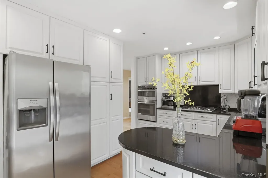 30 Ediths Way Hastings-on-hudson NY 10706