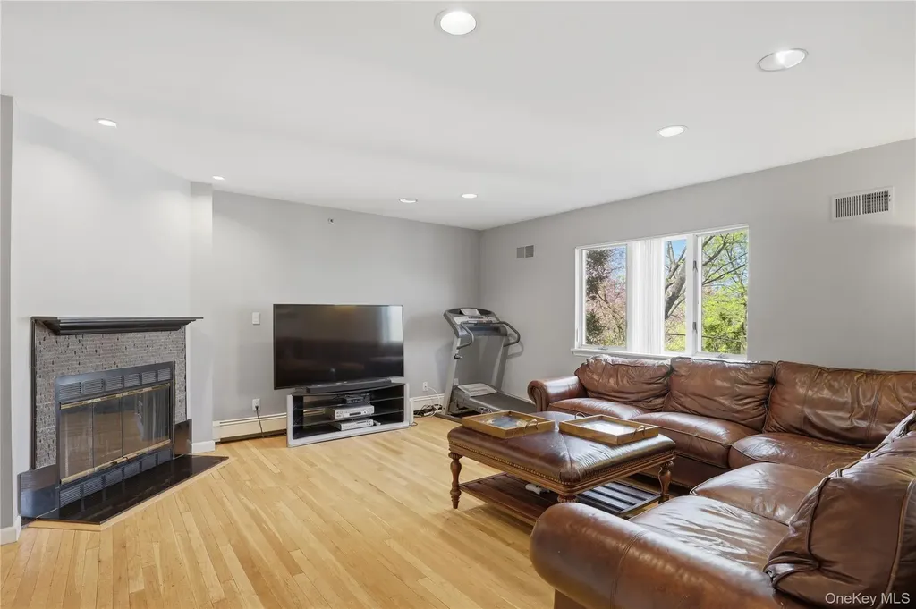 30 Ediths Way Hastings-on-hudson NY 10706