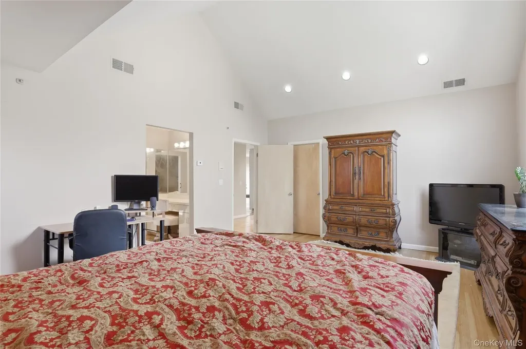 30 Ediths Way Hastings-on-hudson NY 10706