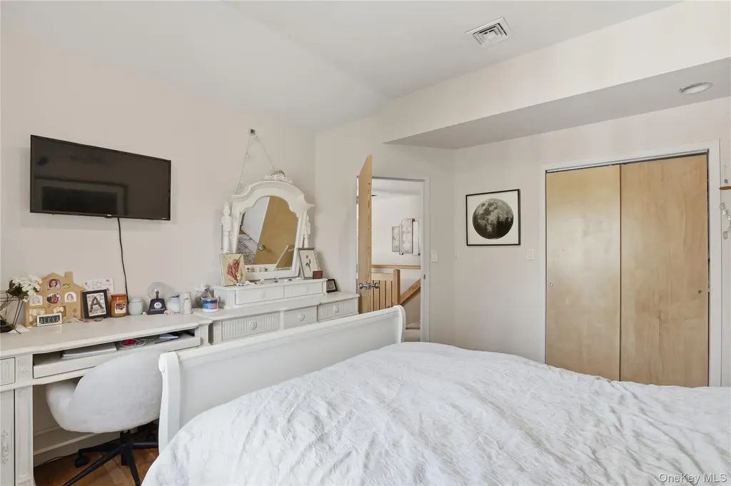 30 Ediths Way Hastings-on-hudson NY 10706