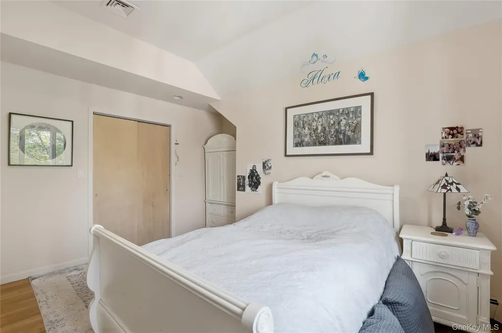 30 Ediths Way Hastings-on-hudson NY 10706
