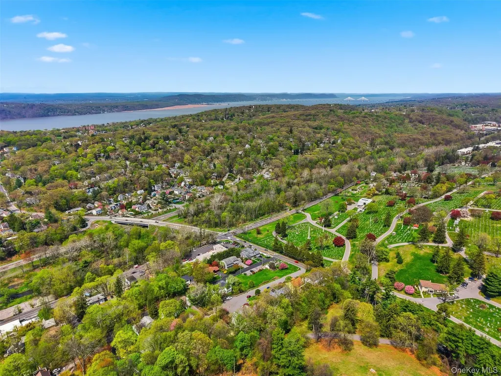 30 Ediths Way Hastings-on-hudson NY 10706
