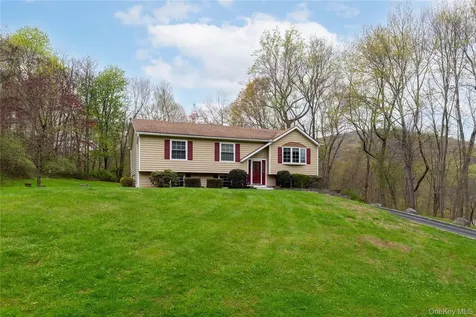 25 Boswell Road Putnam Valley NY 10579