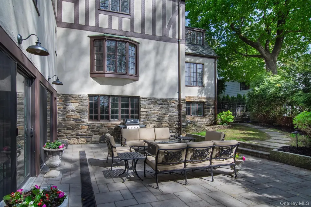 41 Summit Avenue Bronxville NY 10708