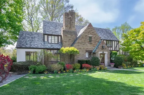 41 Summit Avenue Bronxville NY 10708