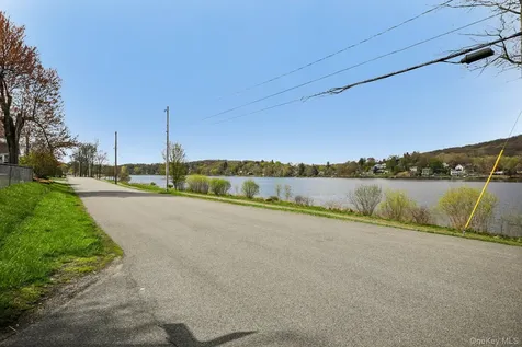 5 Huguenot Road Carmel NY 10512