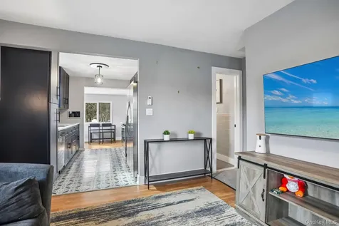 5 Huguenot Road Carmel NY 10512