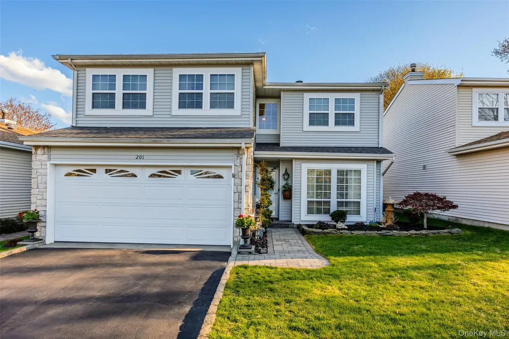 201 Colony Drive Holbrook NY 11741