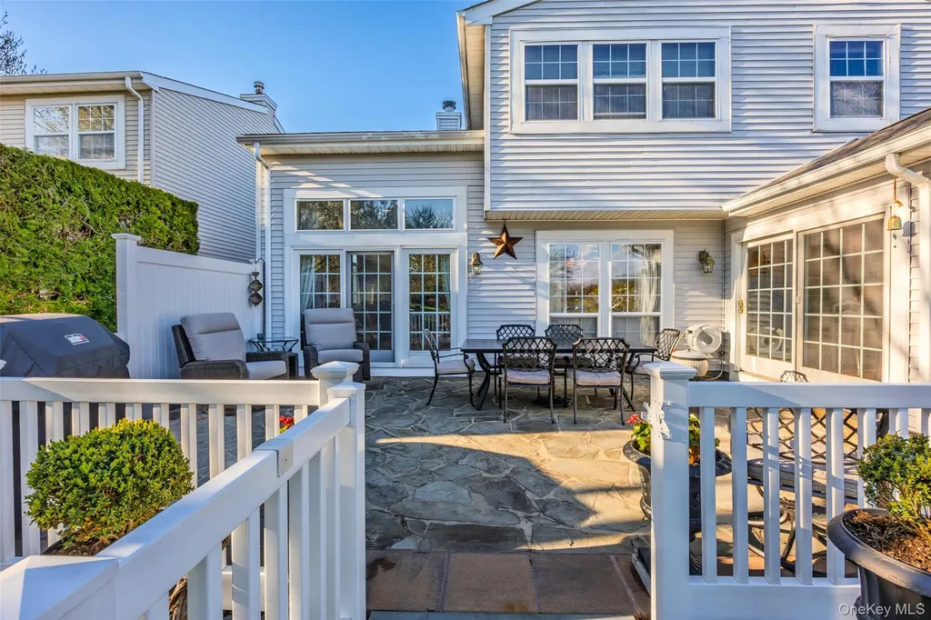 201 Colony Drive Holbrook NY 11741