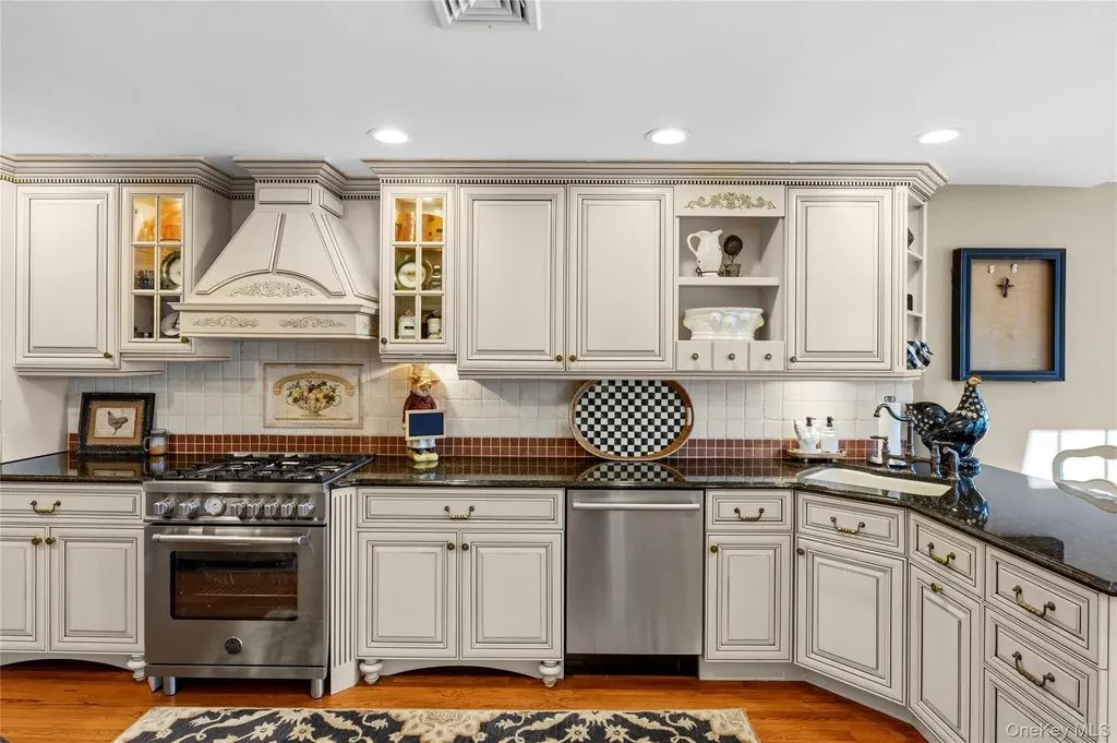 201 Colony Drive Holbrook NY 11741