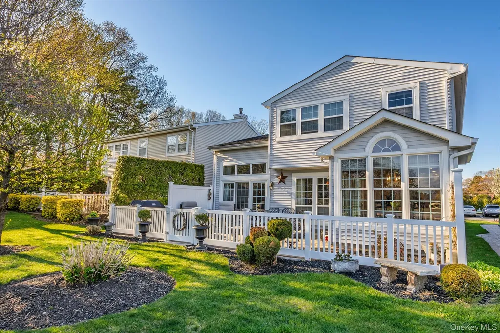201 Colony Drive Holbrook NY 11741