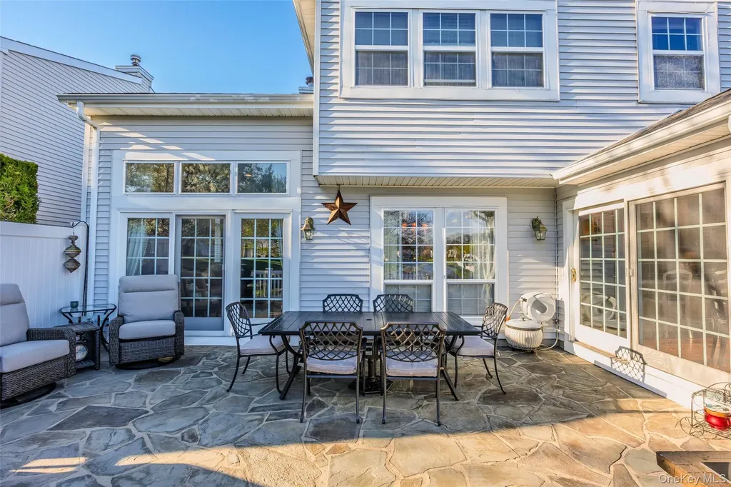 201 Colony Drive Holbrook NY 11741