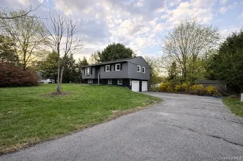 7 Jonathan Drive Staatsburg NY 12580