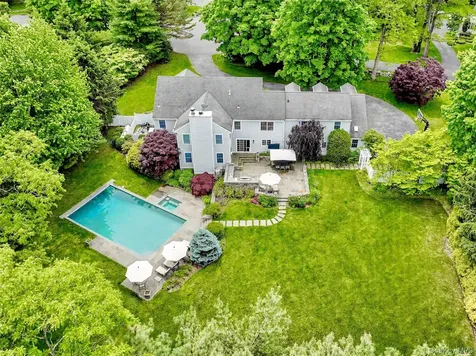 6 Round House Court Bedford NY 10506