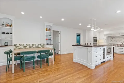 6 Round House Court Bedford NY 10506