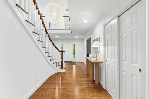 6 Round House Court Bedford NY 10506