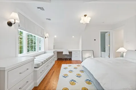 6 Round House Court Bedford NY 10506