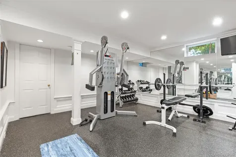 6 Round House Court Bedford NY 10506