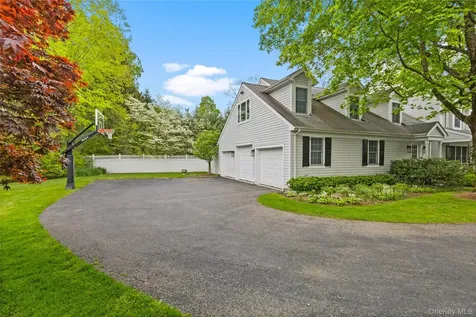 6 Round House Court Bedford NY 10506