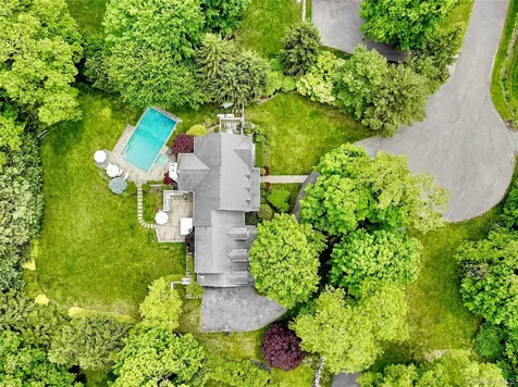 6 Round House Court Bedford NY 10506