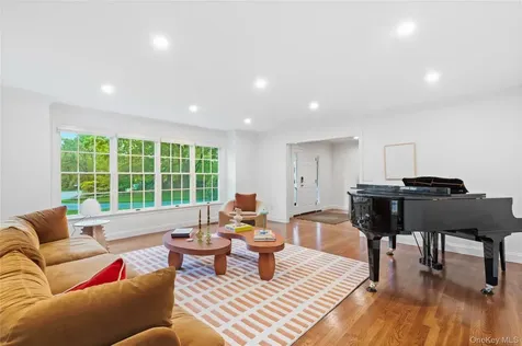6 Round House Court Bedford NY 10506