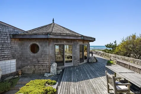 1 Steels Walk Water Island NY 11772