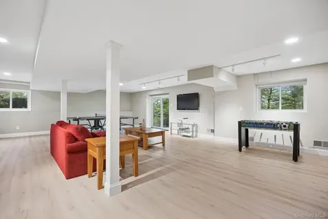4 Mohican Trail Scarsdale NY 10583