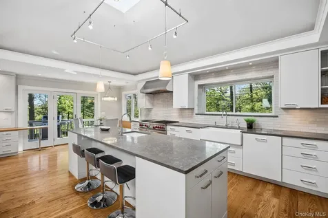 4 Mohican Trail Scarsdale NY 10583