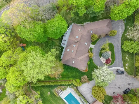 4 Mohican Trail Scarsdale NY 10583