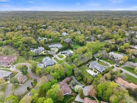 4 Mohican Trail Scarsdale NY 10583