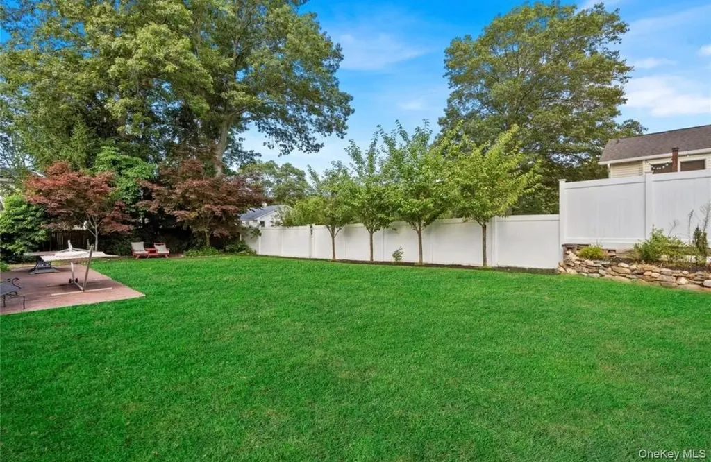 61 Brookhaven Drive Rocky Point NY 11778
