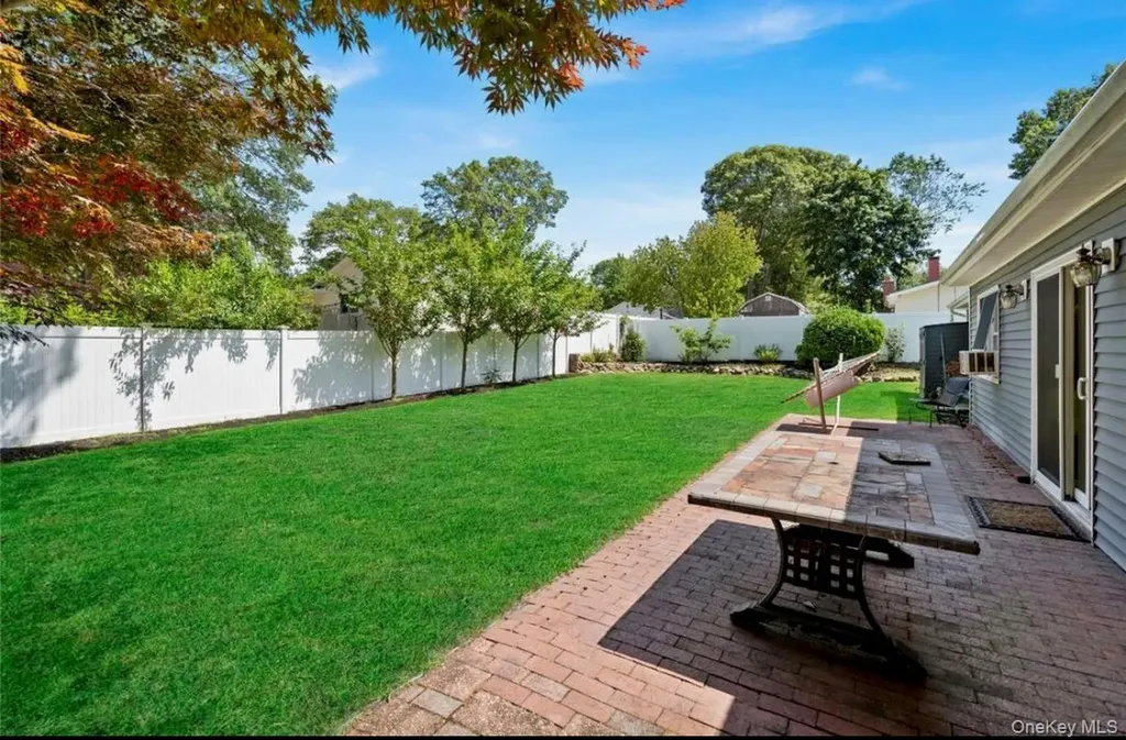 61 Brookhaven Drive Rocky Point NY 11778