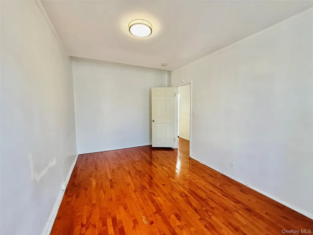 2879 Harrington Avenue Bronx NY 10461