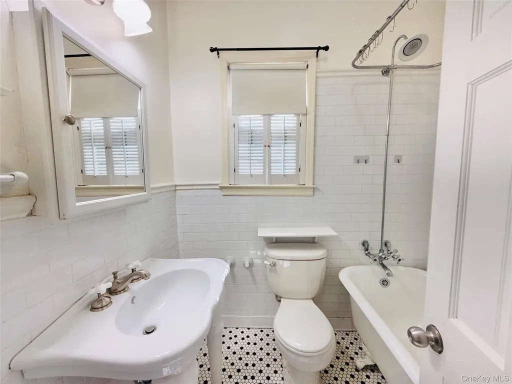 2879 Harrington Avenue Bronx NY 10461