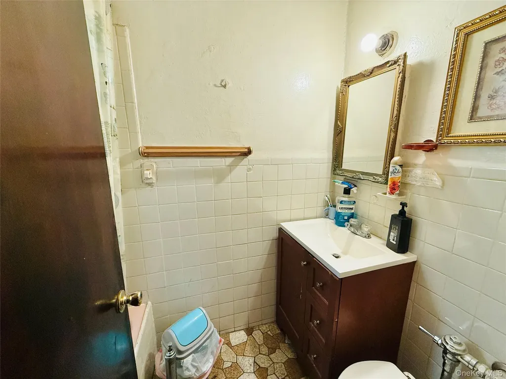 2879 Harrington Avenue Bronx NY 10461