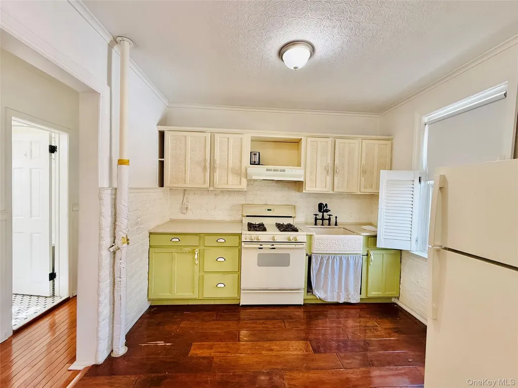 2879 Harrington Avenue Bronx NY 10461