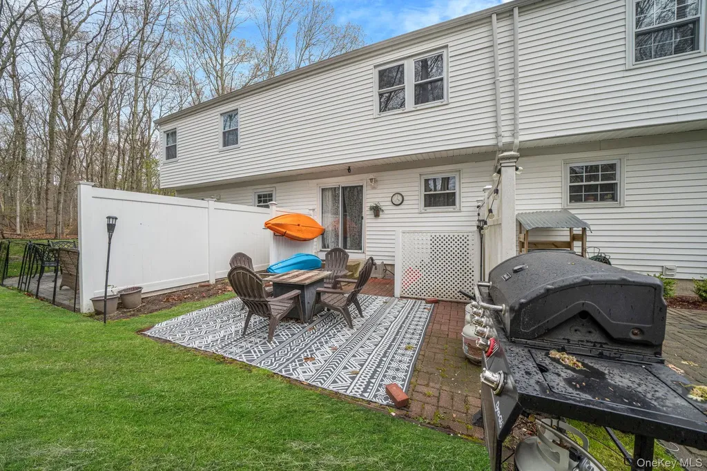 3 Bartlett Yaphank NY 11980