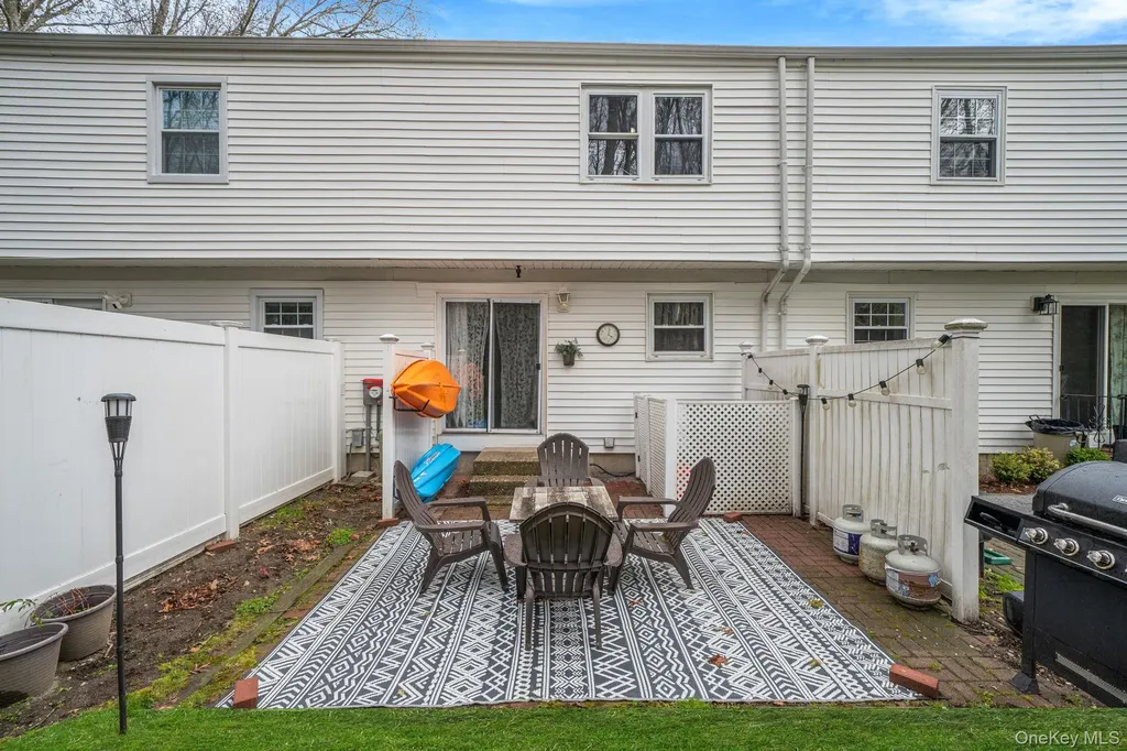 3 Bartlett Yaphank NY 11980
