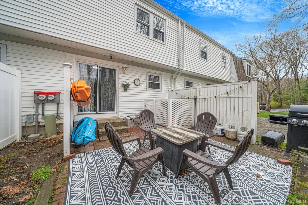 3 Bartlett Yaphank NY 11980