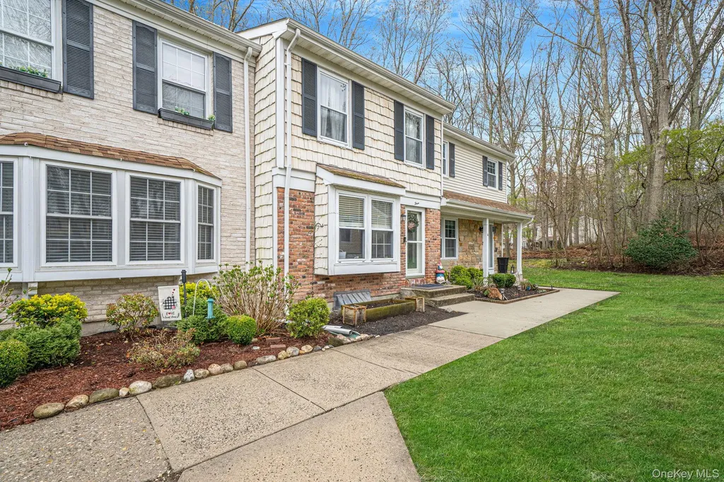 3 Bartlett Yaphank NY 11980