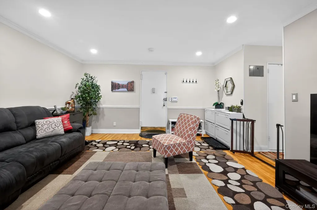 1304 Midland Yonkers NY 10704